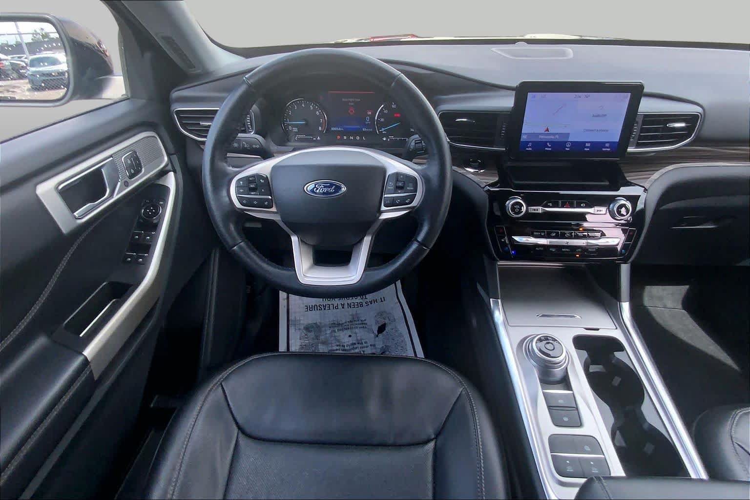Certified 2022 Ford Explorer Limited w/ Equipment Group 301A RWD image 6