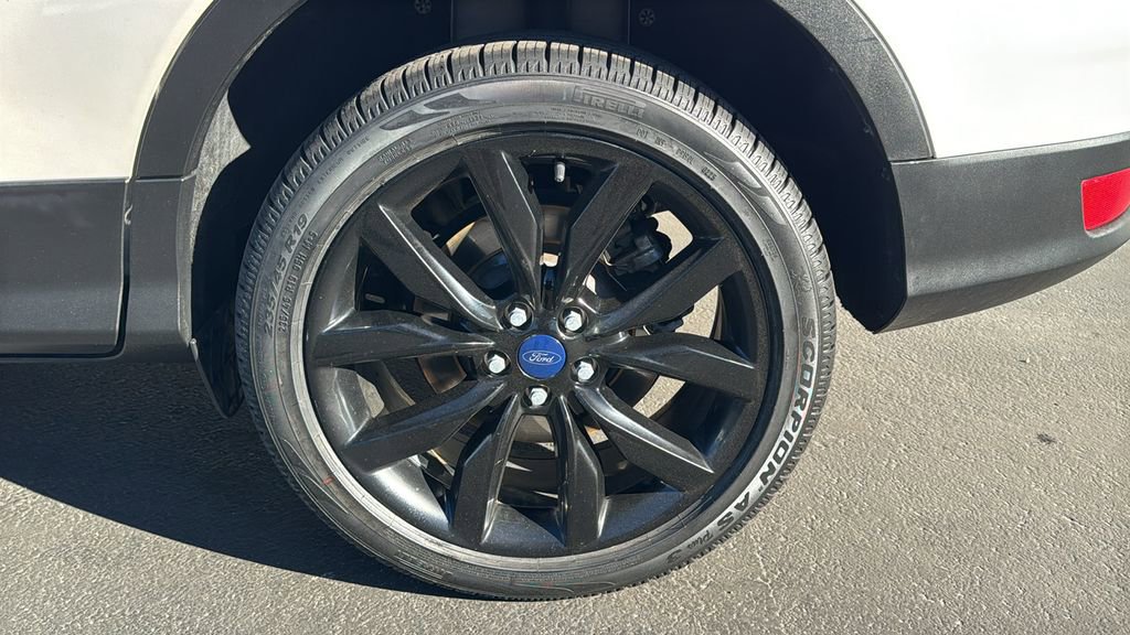 Certified 2017 Ford Escape SE w/ SE Sport Appearance Package image 8