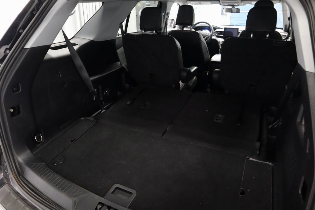Certified 2023 Ford Explorer XLT w/ Equipment Group 202A AWD/4WD image 13