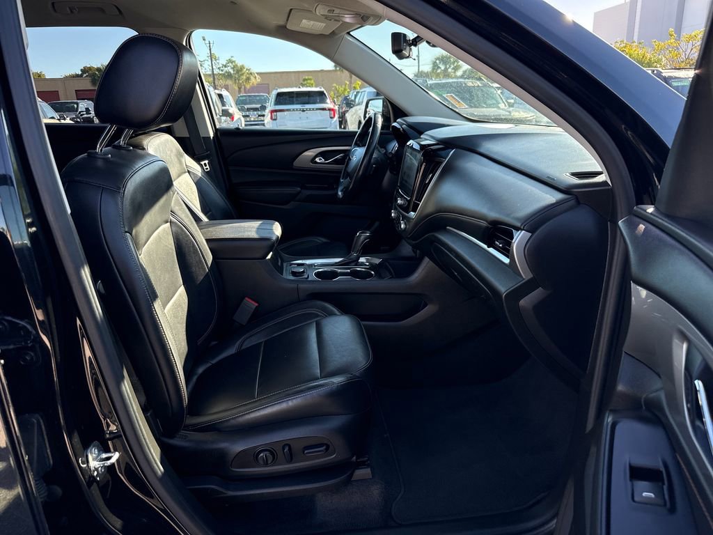 Used 2019 Chevrolet Traverse LT w/ LT Premium Package image 24