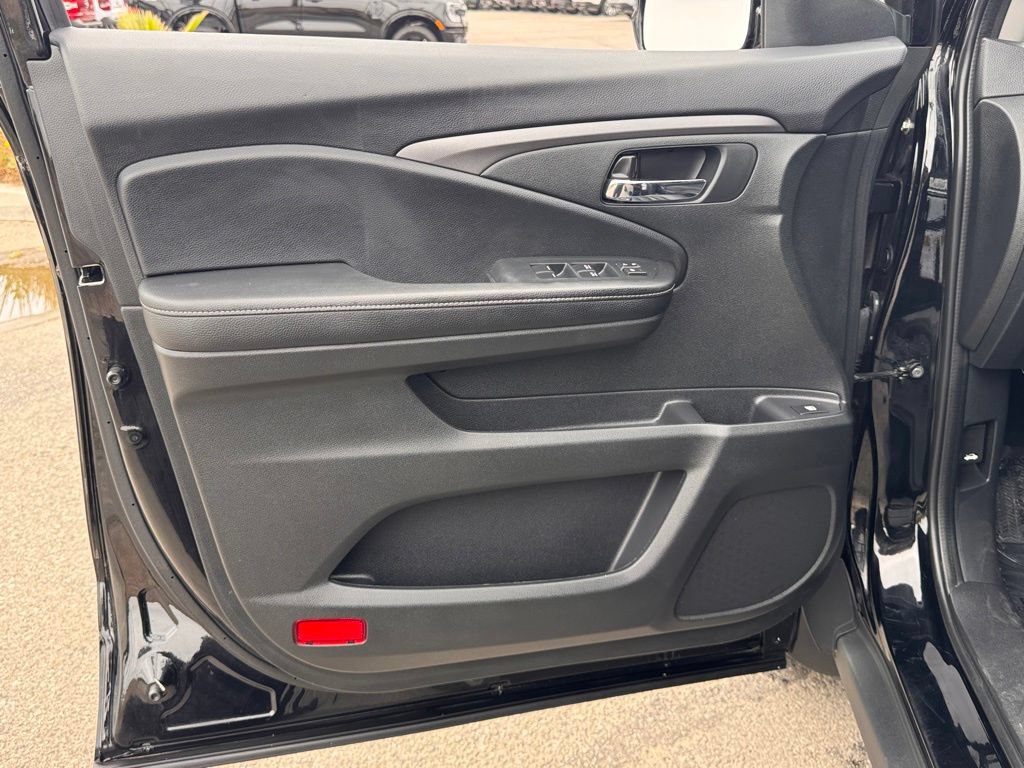 Used 2023 Honda Ridgeline Sport image 14
