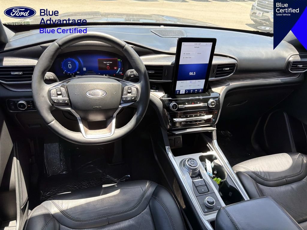 Certified 2023 Ford Explorer Platinum w/ Technology Package AWD/4WD image 9