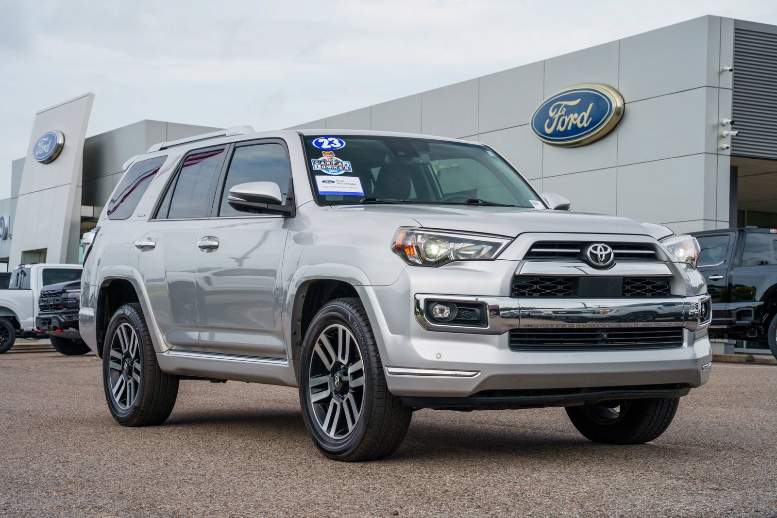 Used 2023 Toyota 4Runner Limited AWD/4WD image 1