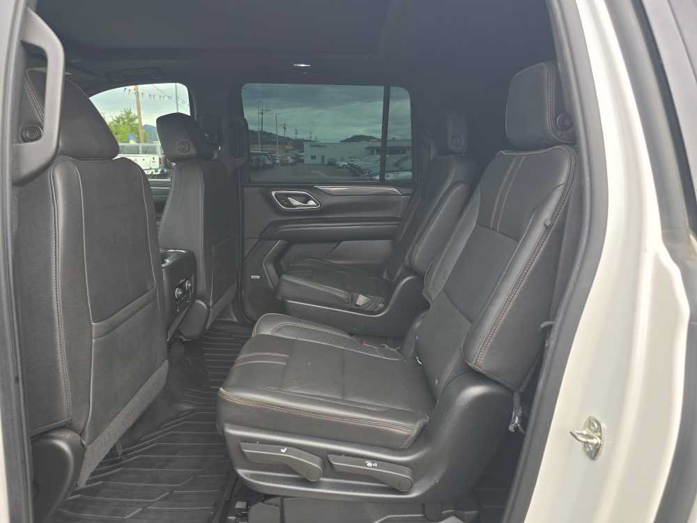 Used 2022 Chevrolet Suburban RST w/ Luxury Package AWD/4WD image 16