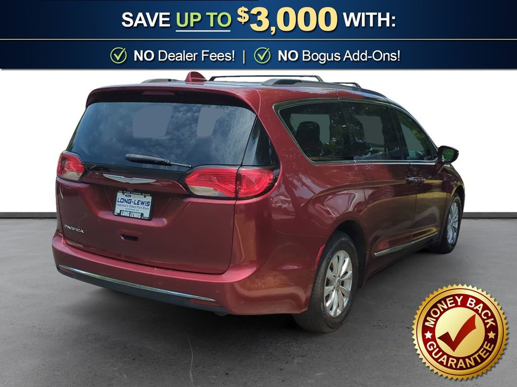 Used 2017 Chrysler Pacifica Touring-L FWD image 7