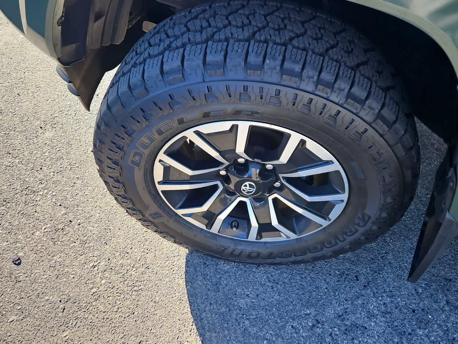 Used 2021 Toyota Tacoma TRD Sport w/ Technology Package image 3