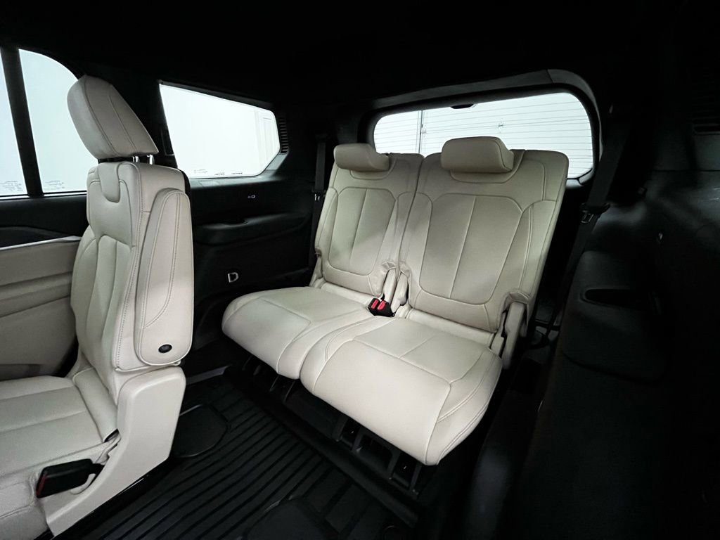 Used 2024 Jeep Grand Cherokee L Limited w/ Luxury Tech Group II image 31