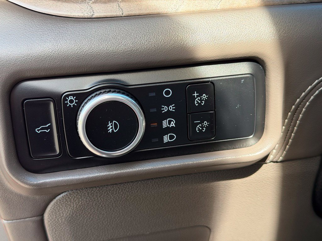 Certified 2023 Ford Explorer Platinum w/ Technology Package AWD/4WD image 50