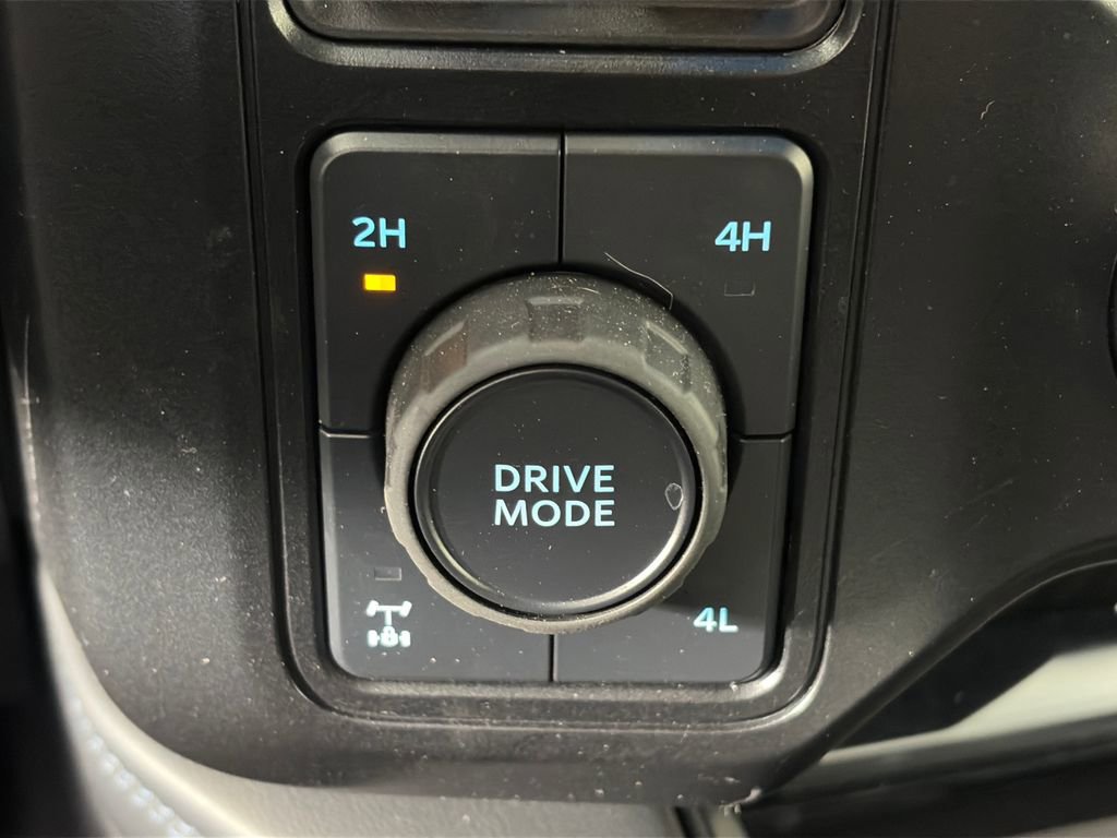 Certified 2025 Ford F350 Platinum AWD/4WD image 23