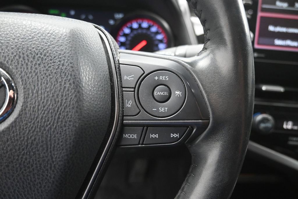 Used 2021 Toyota Camry XSE FWD image 7