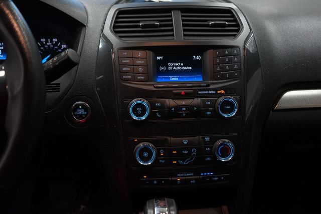 Certified 2018 Ford Explorer XLT AWD/4WD image 19