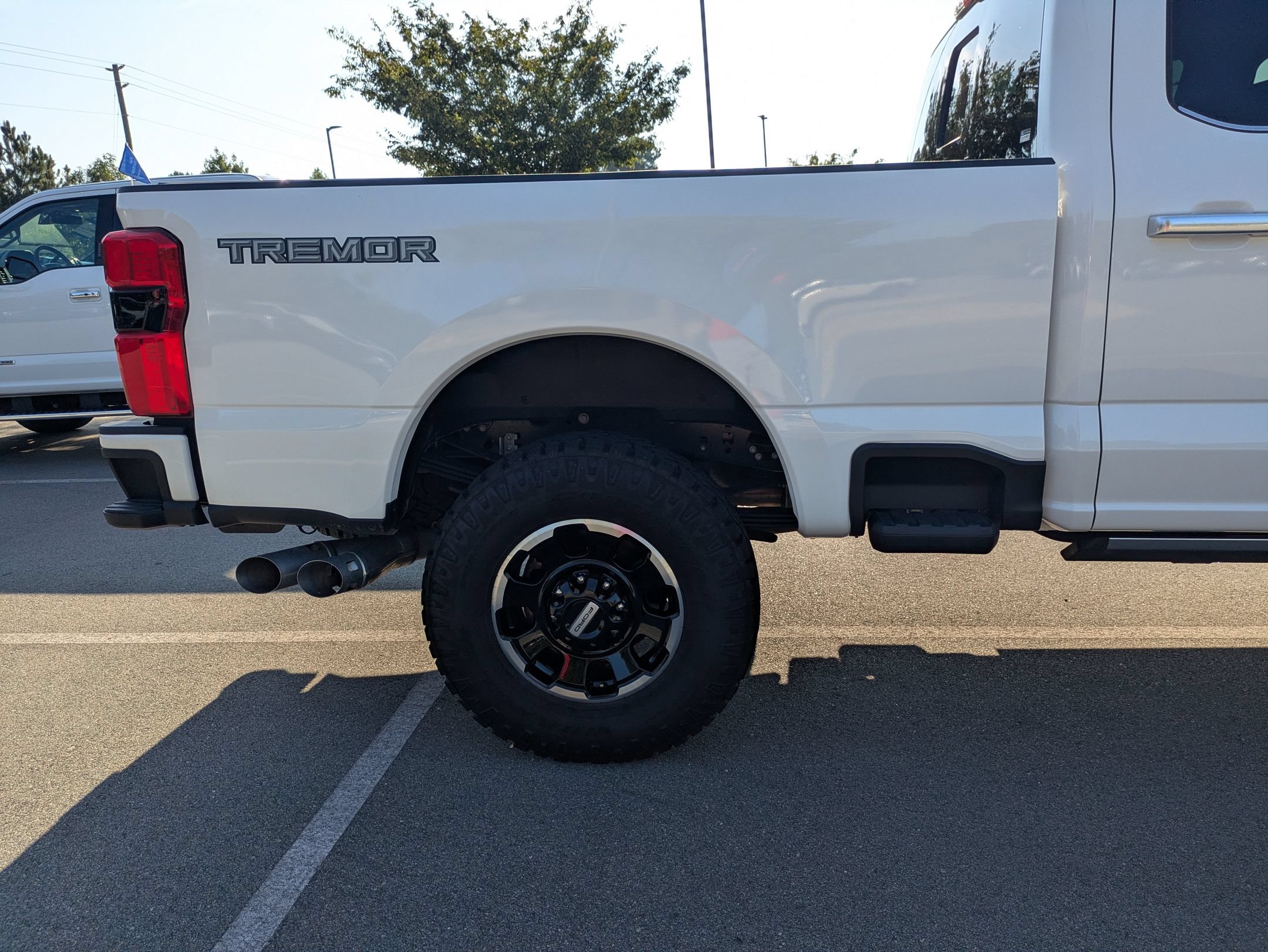 Certified 2026 Ford F250 Platinum w/ Platinum Plus Package AWD/4WD image 36