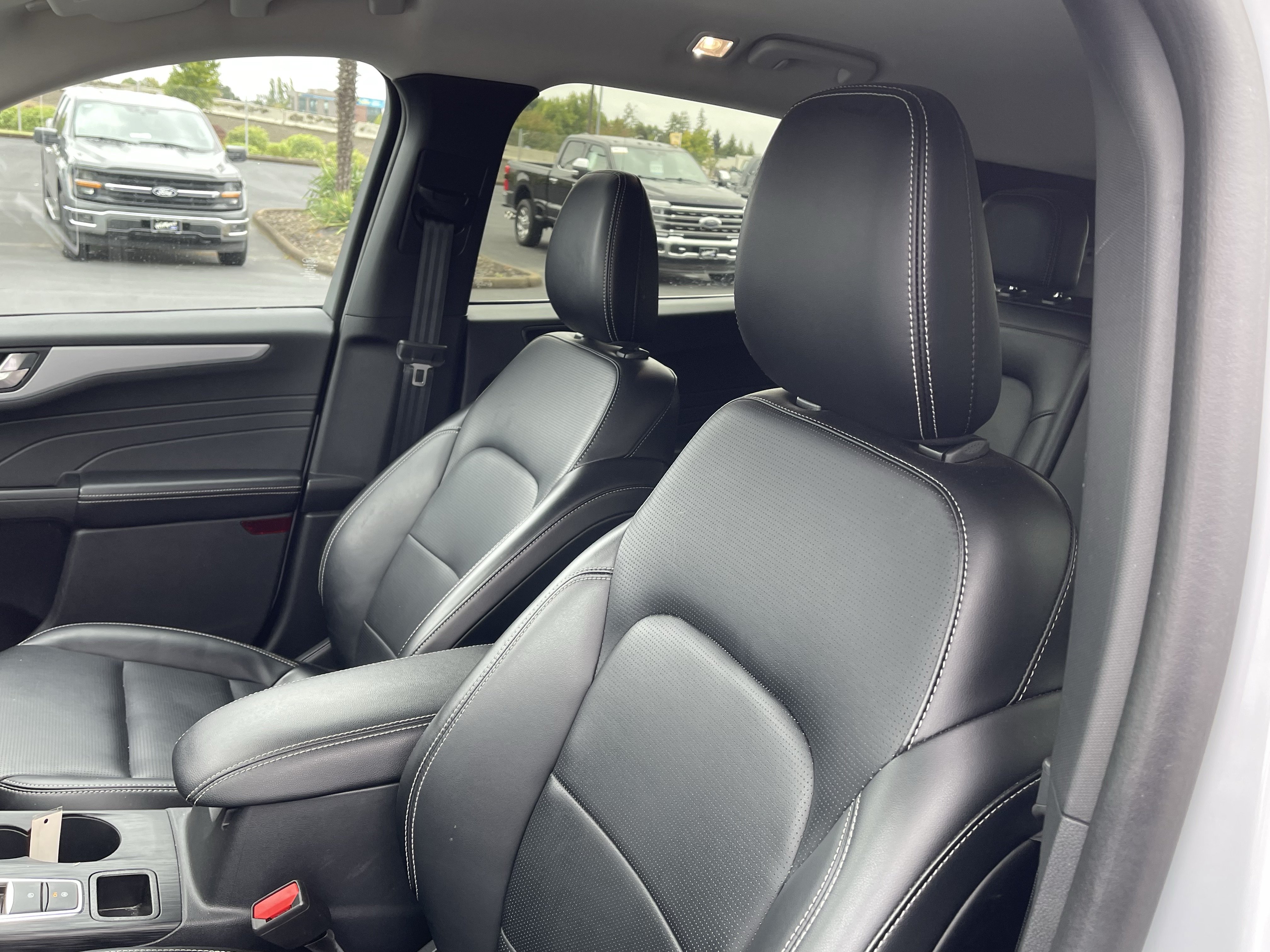 Certified 2025 Ford Escape Platinum AWD/4WD image 14