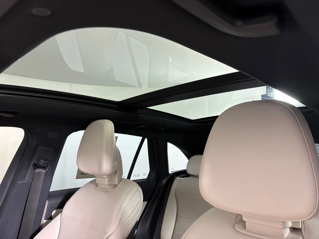Used 2024 Mercedes-Benz GLC 300 4MATIC image 25