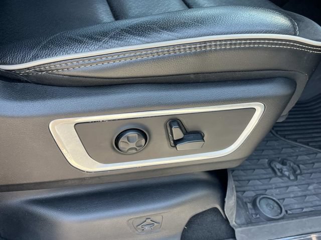 Used 2019 RAM 1500 Laramie w/ Sport Appearance Package AWD/4WD image 28