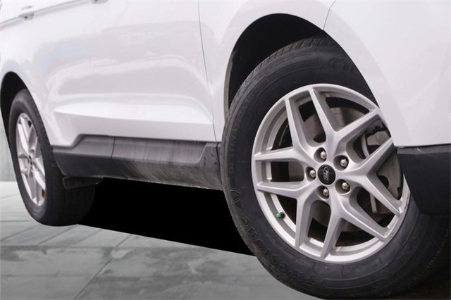 Certified 2024 Ford Edge SEL image 6