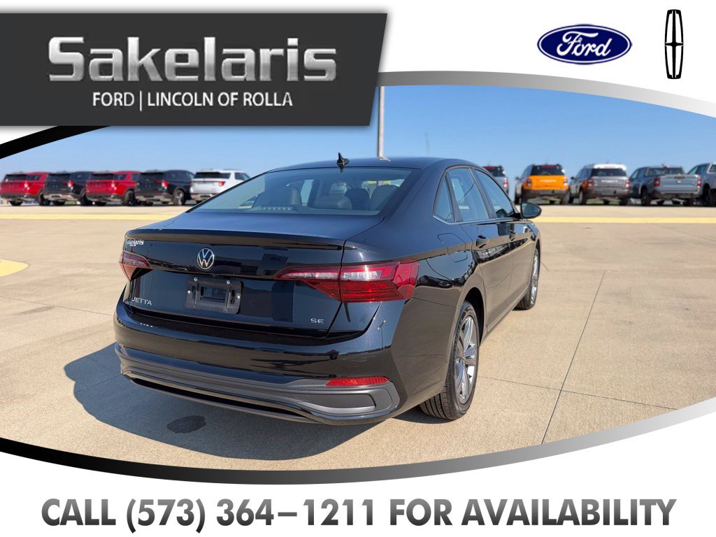 Used 2024 Volkswagen Jetta SE FWD image 5