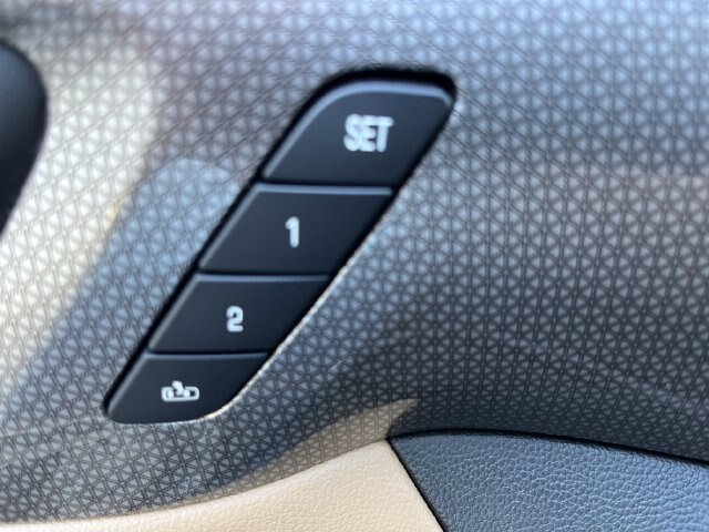 Used 2022 Chevrolet Traverse Premier w/ LPO, Floor Liner Package AWD/4WD image 27