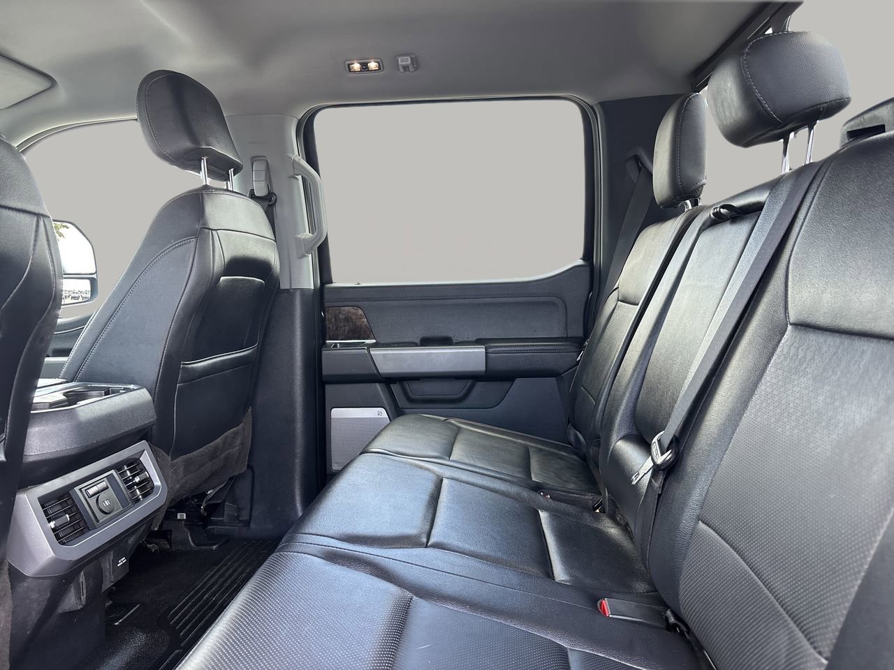 Certified 2023 Ford F250 Lariat w/ Sport Appearance Package image 21