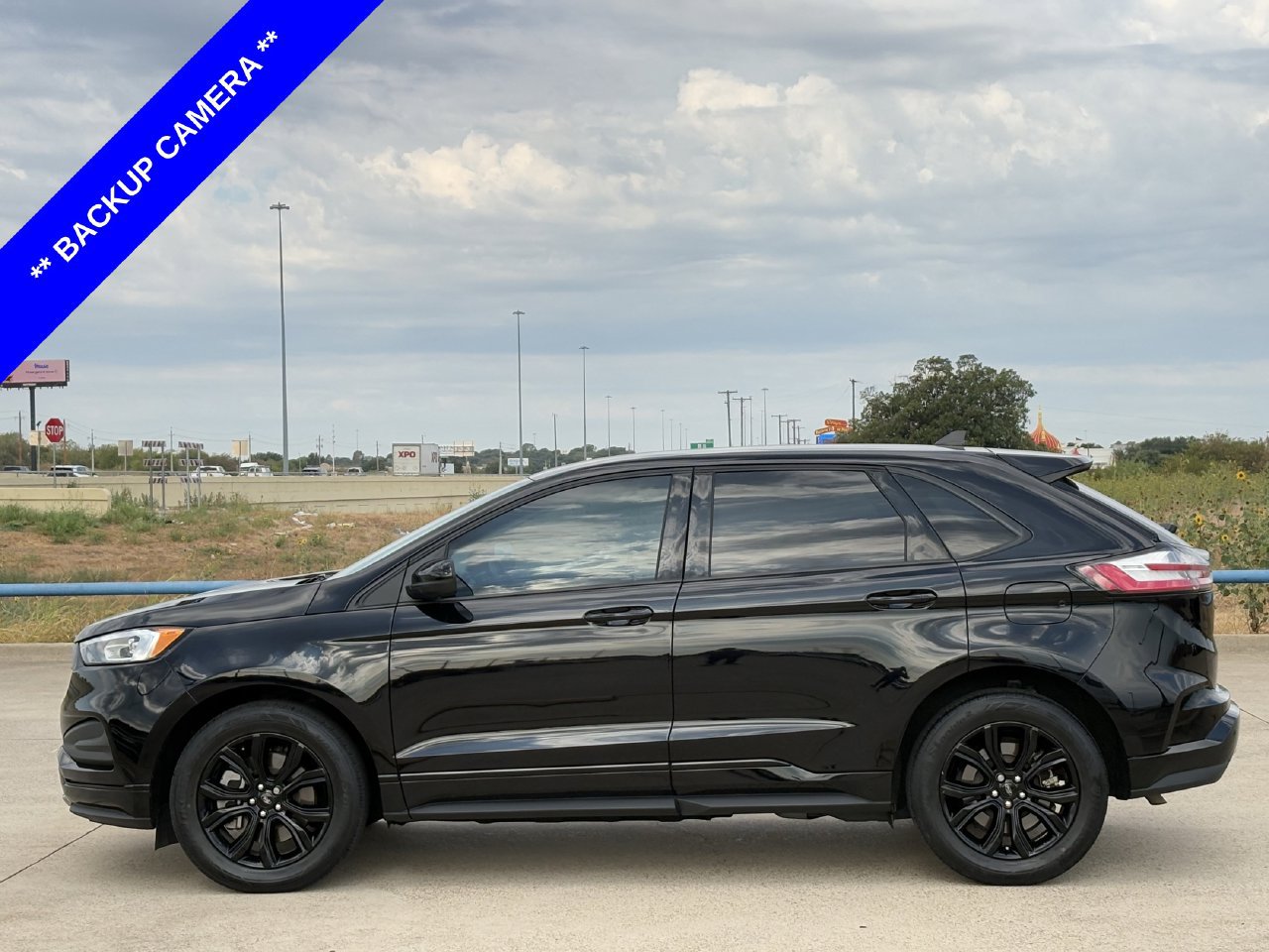 Certified 2024 Ford Edge SE w/ Black Appearance Package AWD/4WD image 3