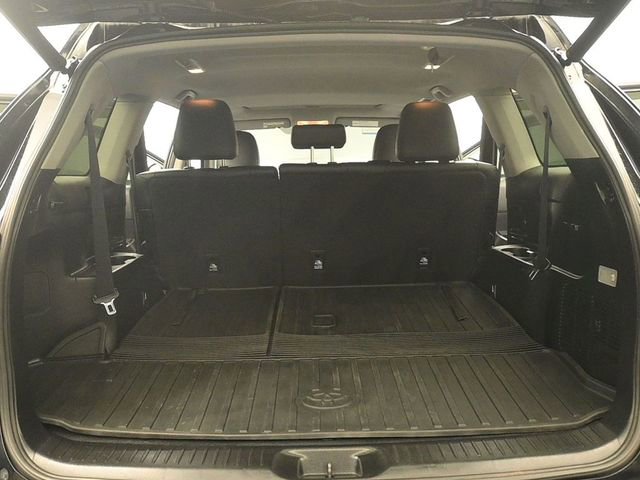 Used 2019 Toyota Highlander XLE image 18