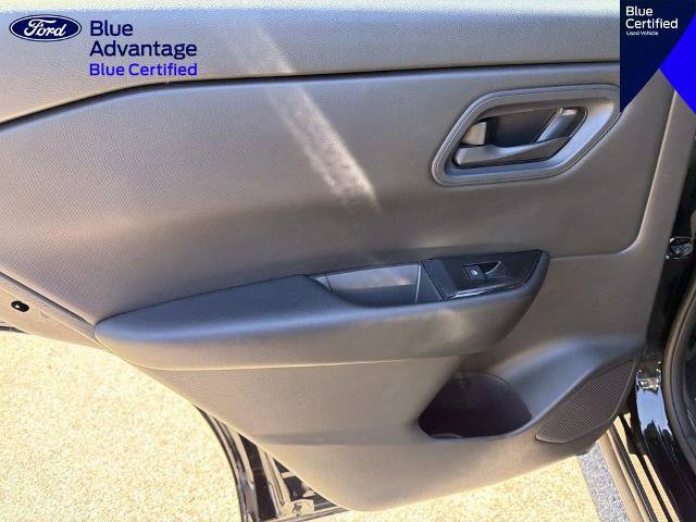 Used 2024 Nissan Rogue S FWD image 11