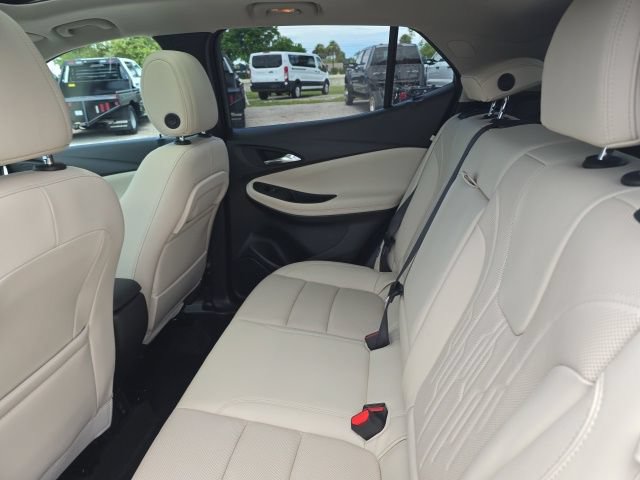Used 2025 Buick Encore GX Avenir w/ Avenir Technology Package FWD image 7