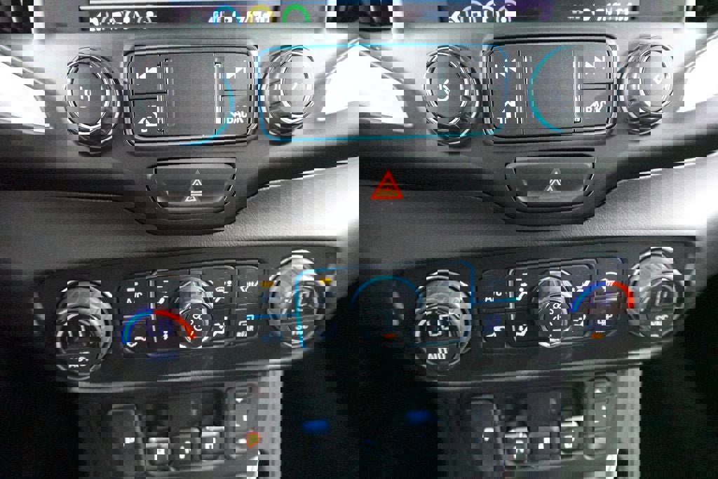 Used 2021 GMC Terrain SLT image 19