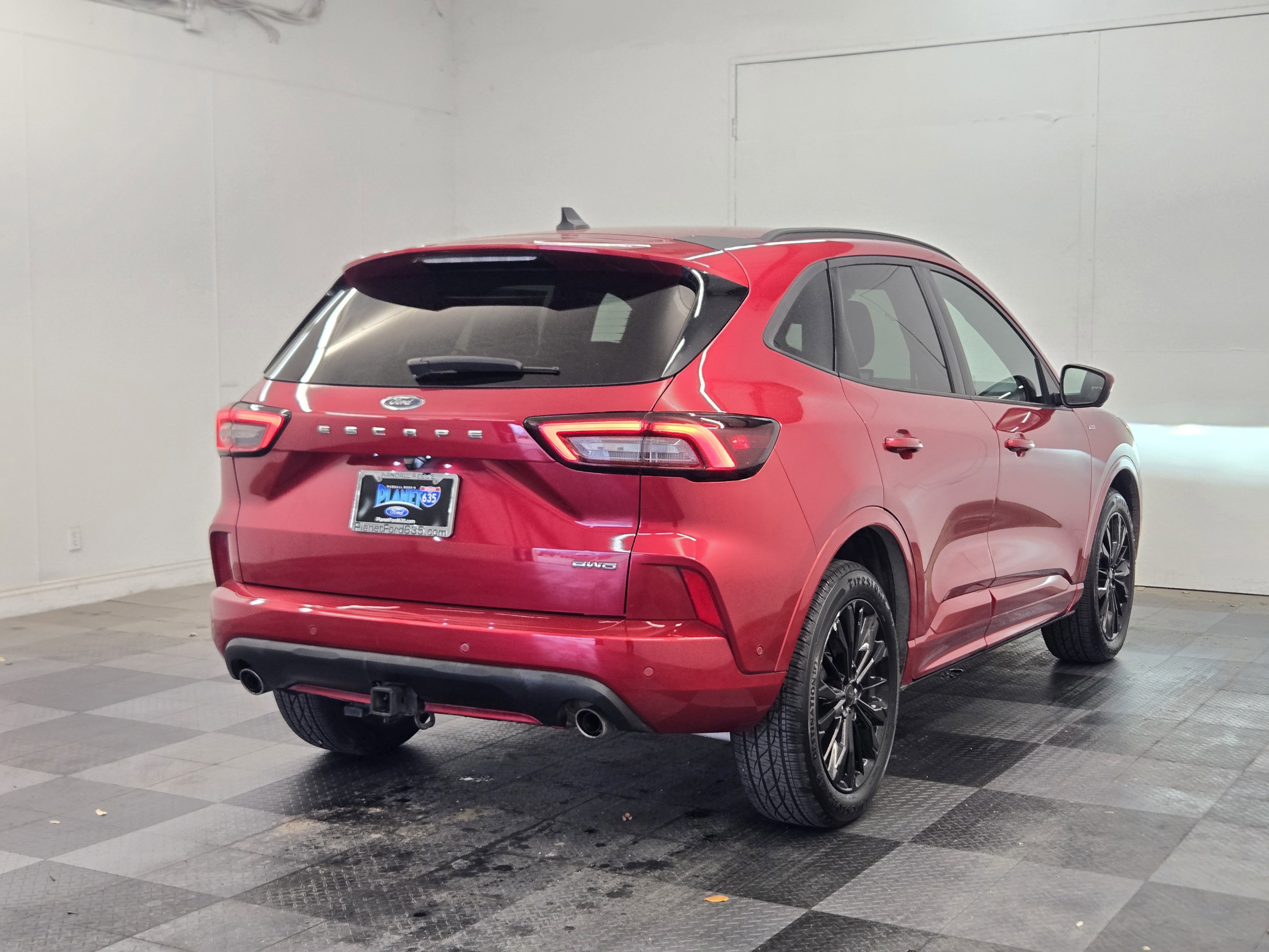 Certified 2023 Ford Escape ST-Line Elite w/ Premium Technology Package image 4