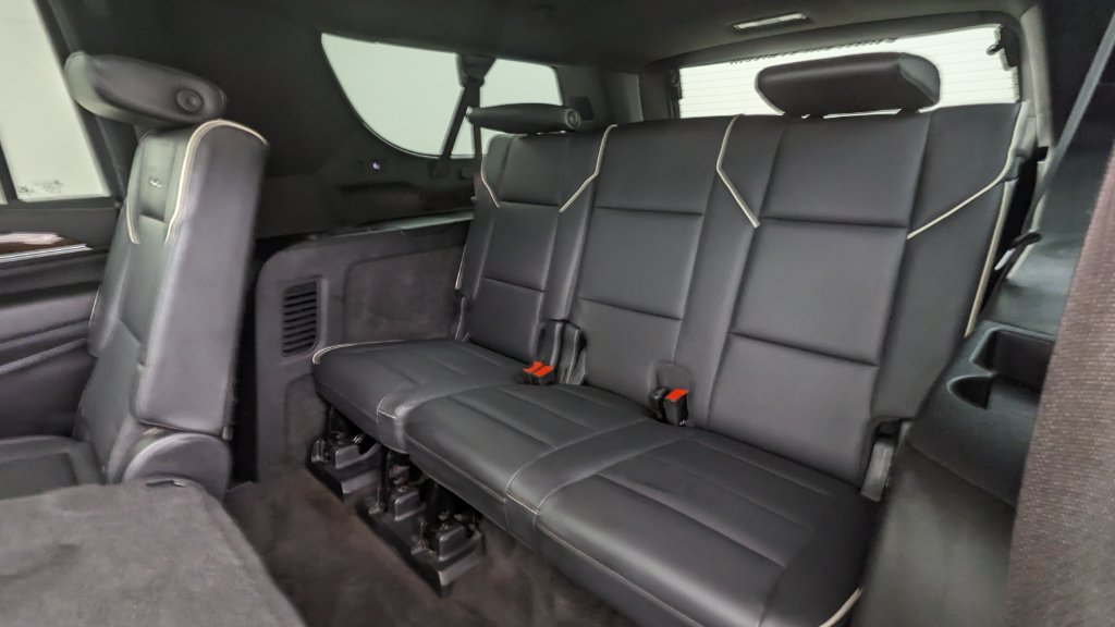 Used 2022 Cadillac Escalade ESV Premium Luxury AWD/4WD image 38