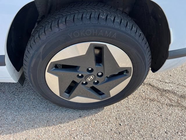 Used 2024 Hyundai Kona SEL FWD image 7