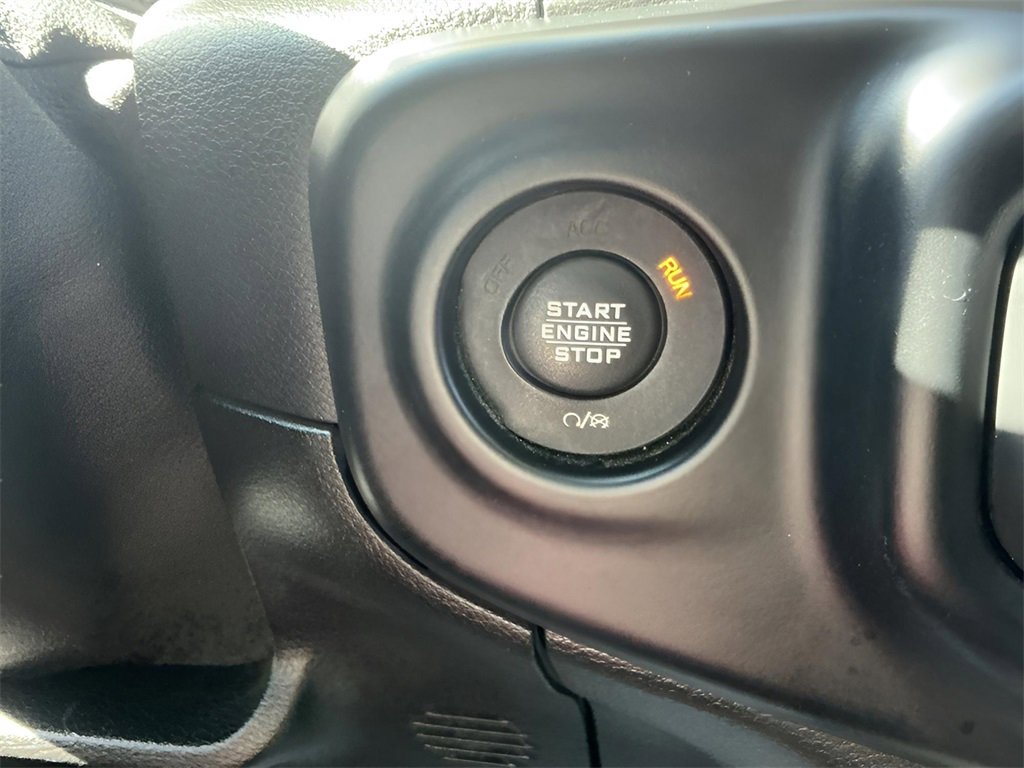 Used 2019 Jeep Wrangler Unlimited Sport image 32