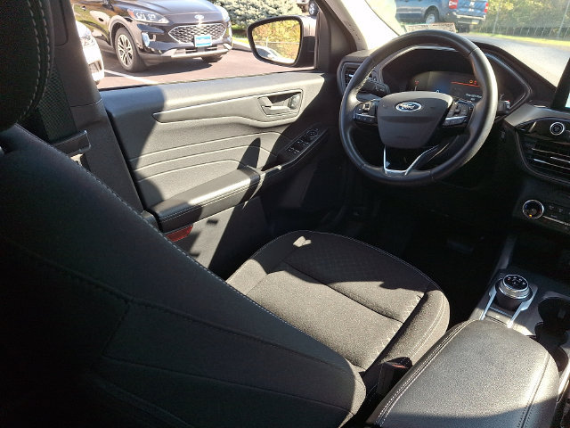 Certified 2025 Ford Escape Active w/ Cold Weather Package FWD image 17