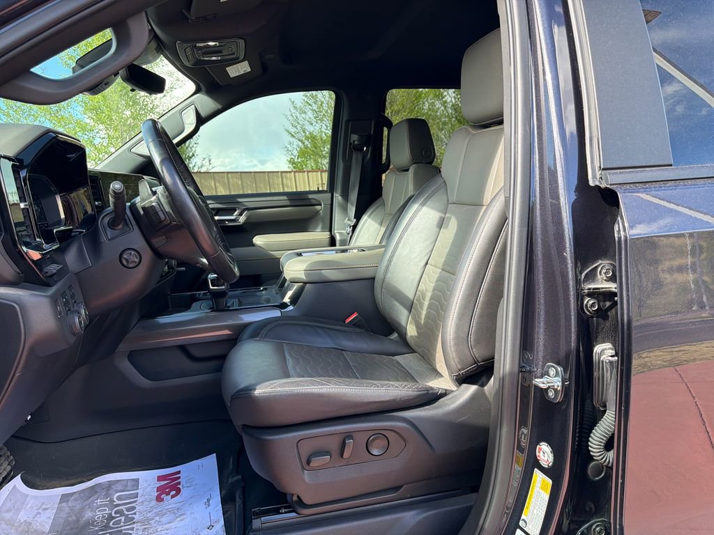 Used 2022 Chevrolet Silverado 1500 ZR2 w/ Technology Package image 11