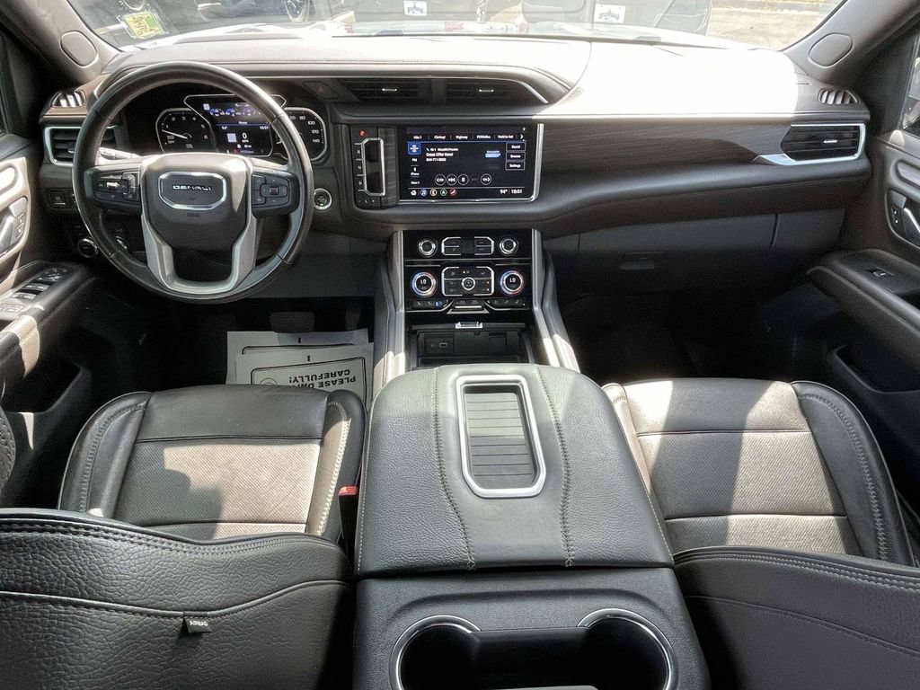 Used 2021 GMC Yukon Denali w/ Denali Premium Package AWD/4WD image 11