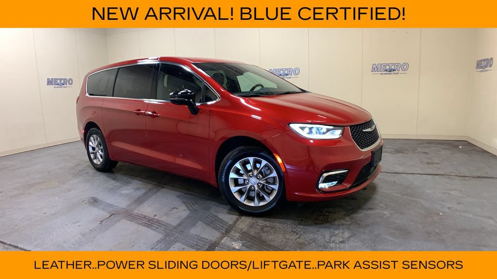 Used 2026 Chrysler Pacifica Select