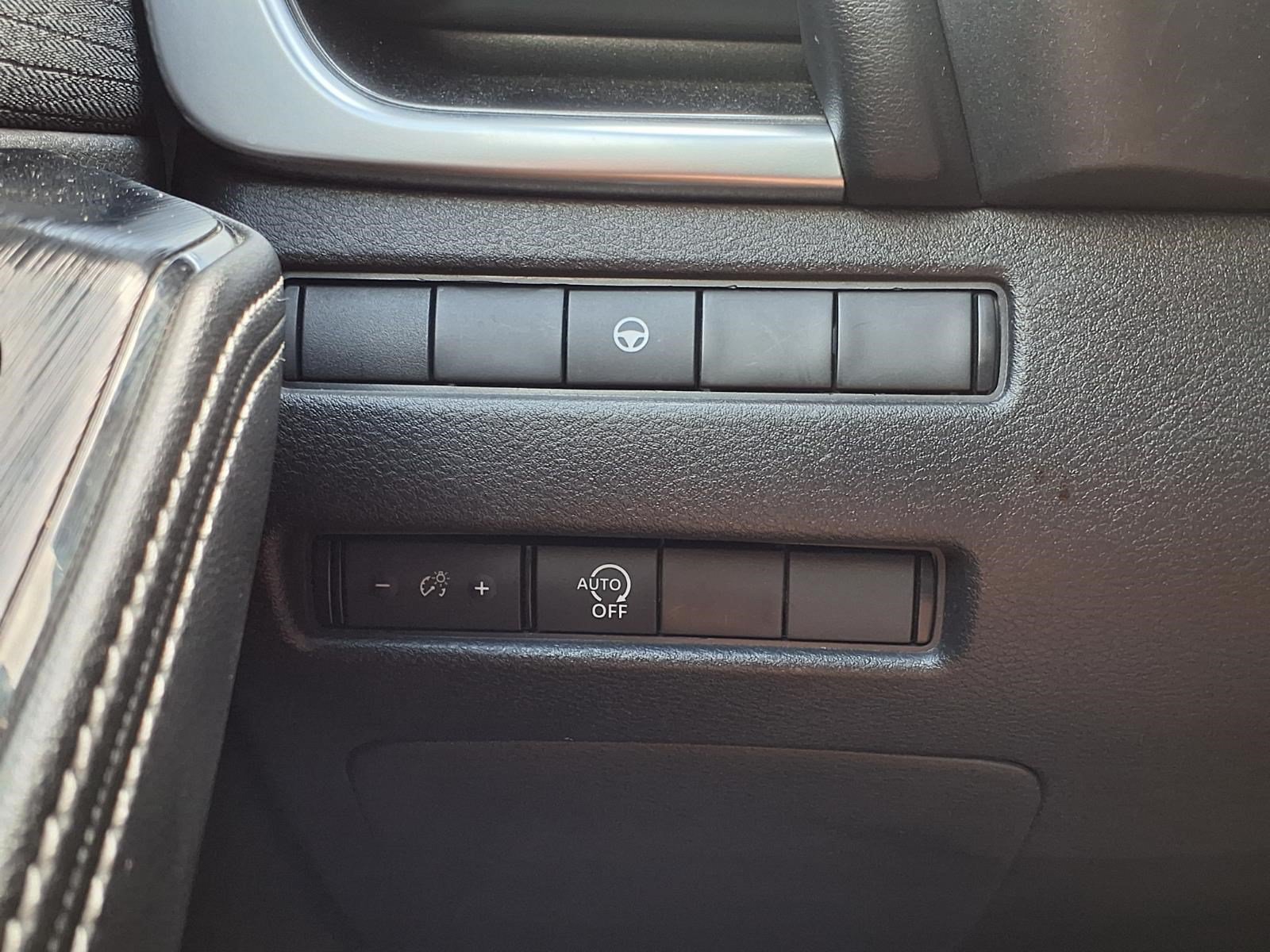 Used 2023 Nissan Rogue SV AWD/4WD image 24