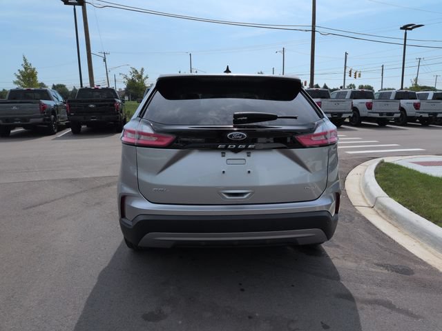 Certified 2024 Ford Edge SEL w/ Convenience Package AWD/4WD image 4