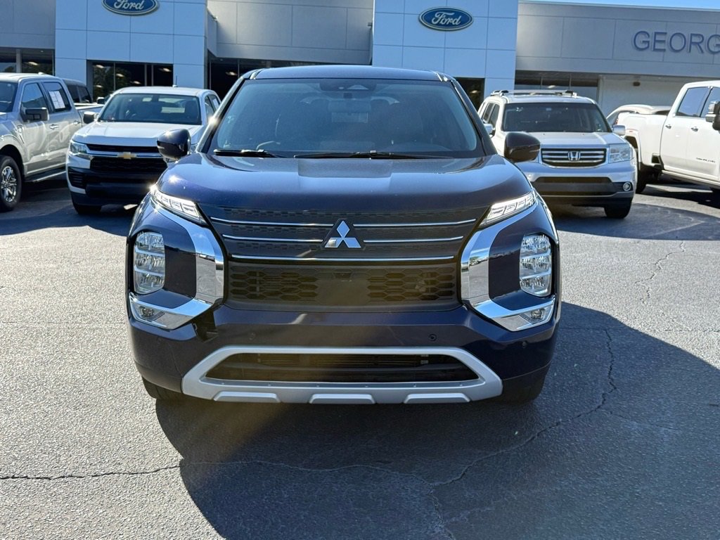 Used 2024 Mitsubishi Outlander SE Black Edition image 9