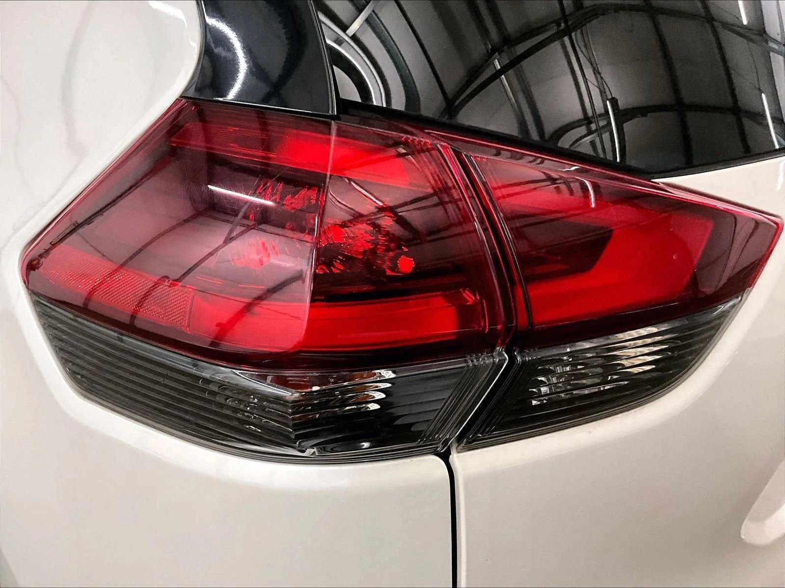 Used 2019 Nissan Rogue SL w/ Premium Package AWD/4WD image 28