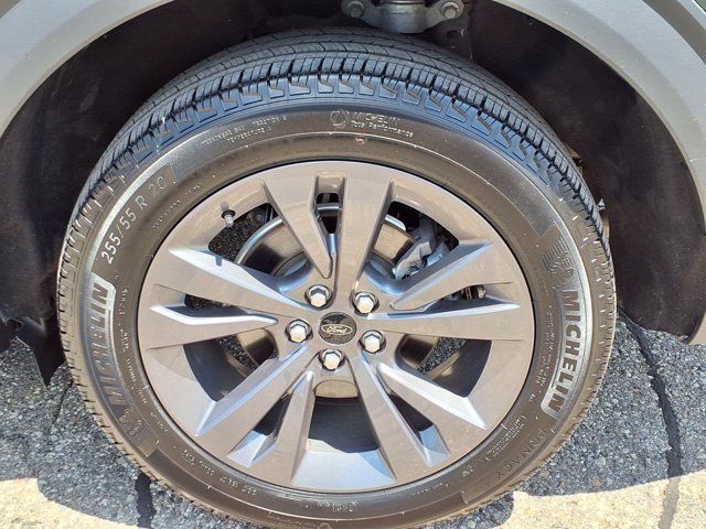 Certified 2024 Ford Explorer XLT w/ Equipment Group 202A AWD/4WD image 32