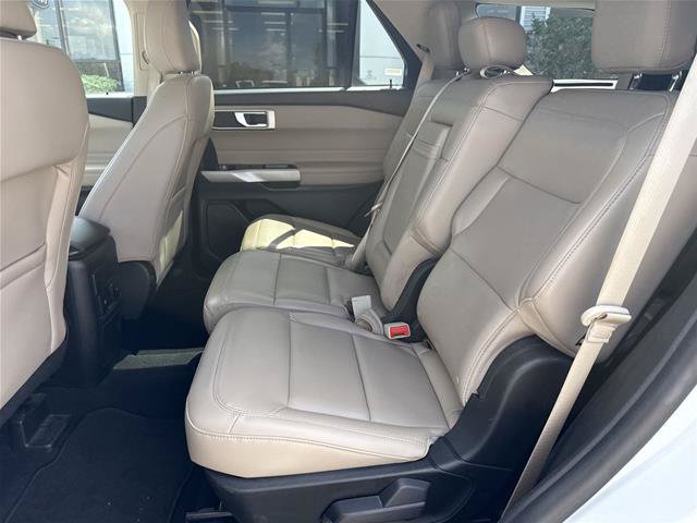 Certified 2023 Ford Explorer XLT w/ Equipment Group 202A AWD/4WD image 5