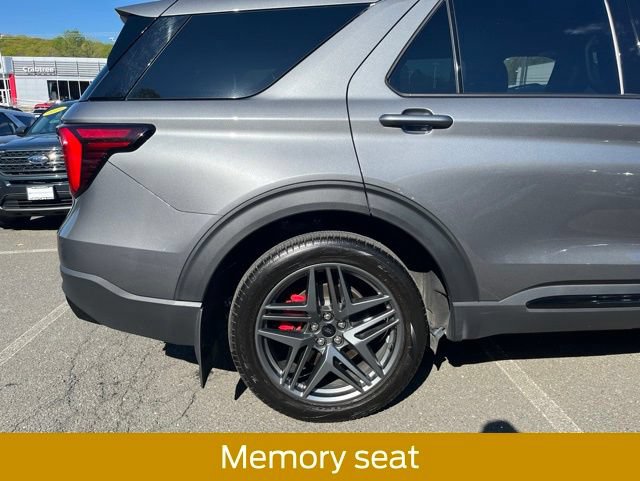 Certified 2025 Ford Explorer ST w/ Sun And Sound Package AWD/4WD image 13