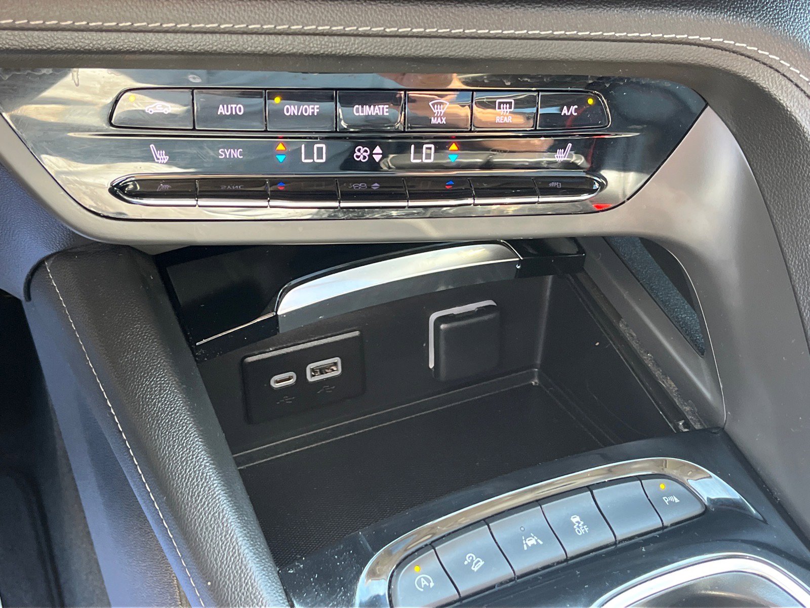 Used 2023 Buick Envision Essence w/ Sport Touring Package AWD/4WD image 13