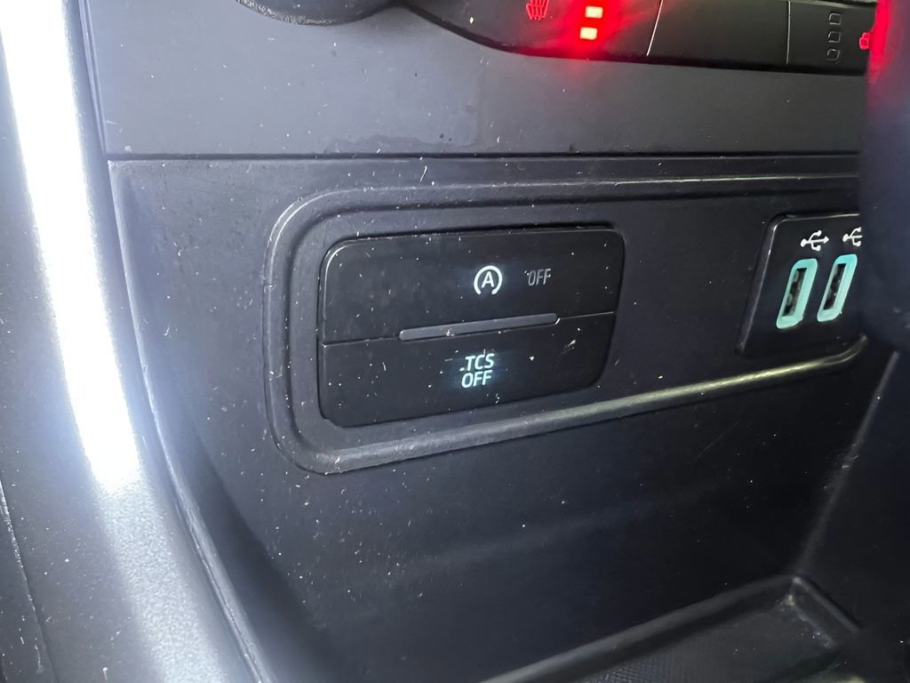 Certified 2018 Ford EcoSport SE image 30