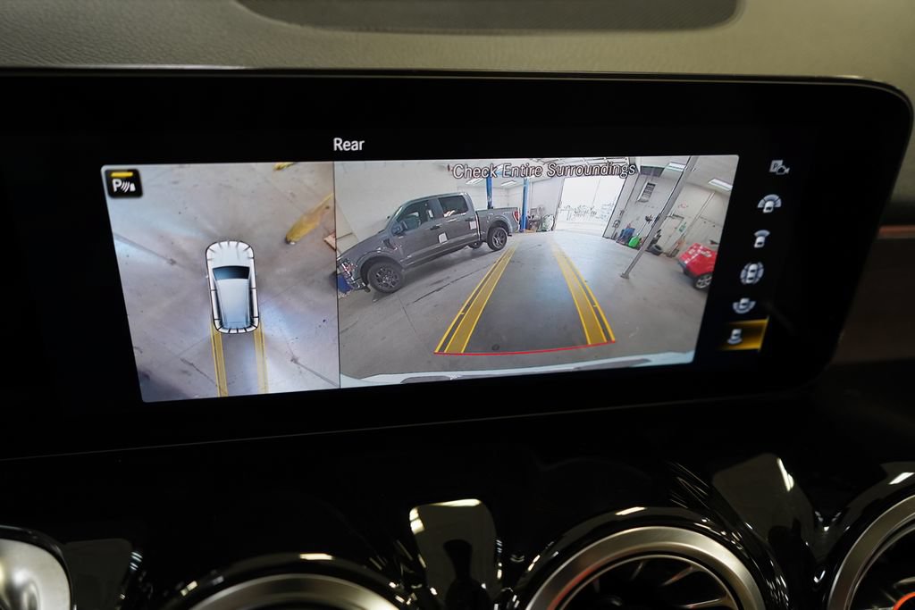 Used 2023 Mercedes-Benz GLB 250 4MATIC image 36