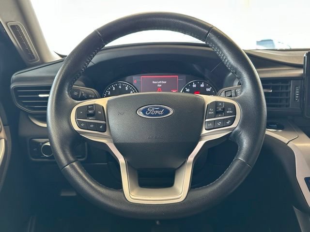 Certified 2023 Ford Explorer XLT w/ Class IV Trailer Tow Package AWD/4WD image 8