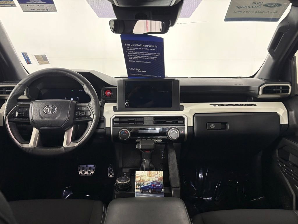 Used 2024 Toyota Tacoma TRD Sport AWD/4WD image 25