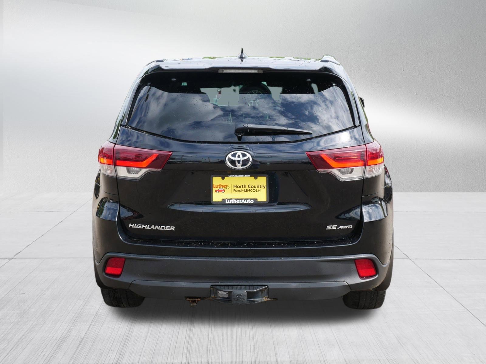 Used 2019 Toyota Highlander SE AWD/4WD image 6