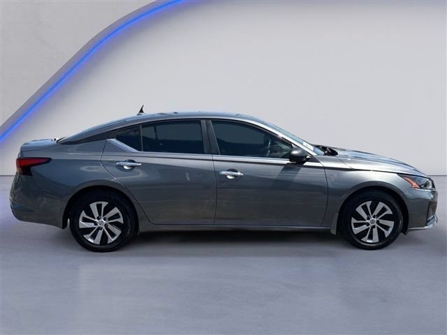 Used 2025 Nissan Altima 2.5 S FWD image 7